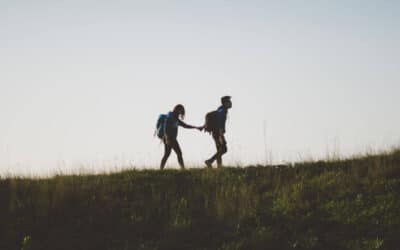 authentic-couple-hiking-800x449